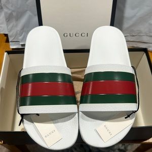 Gucci Signature Stripe Great White Sandals Size 12